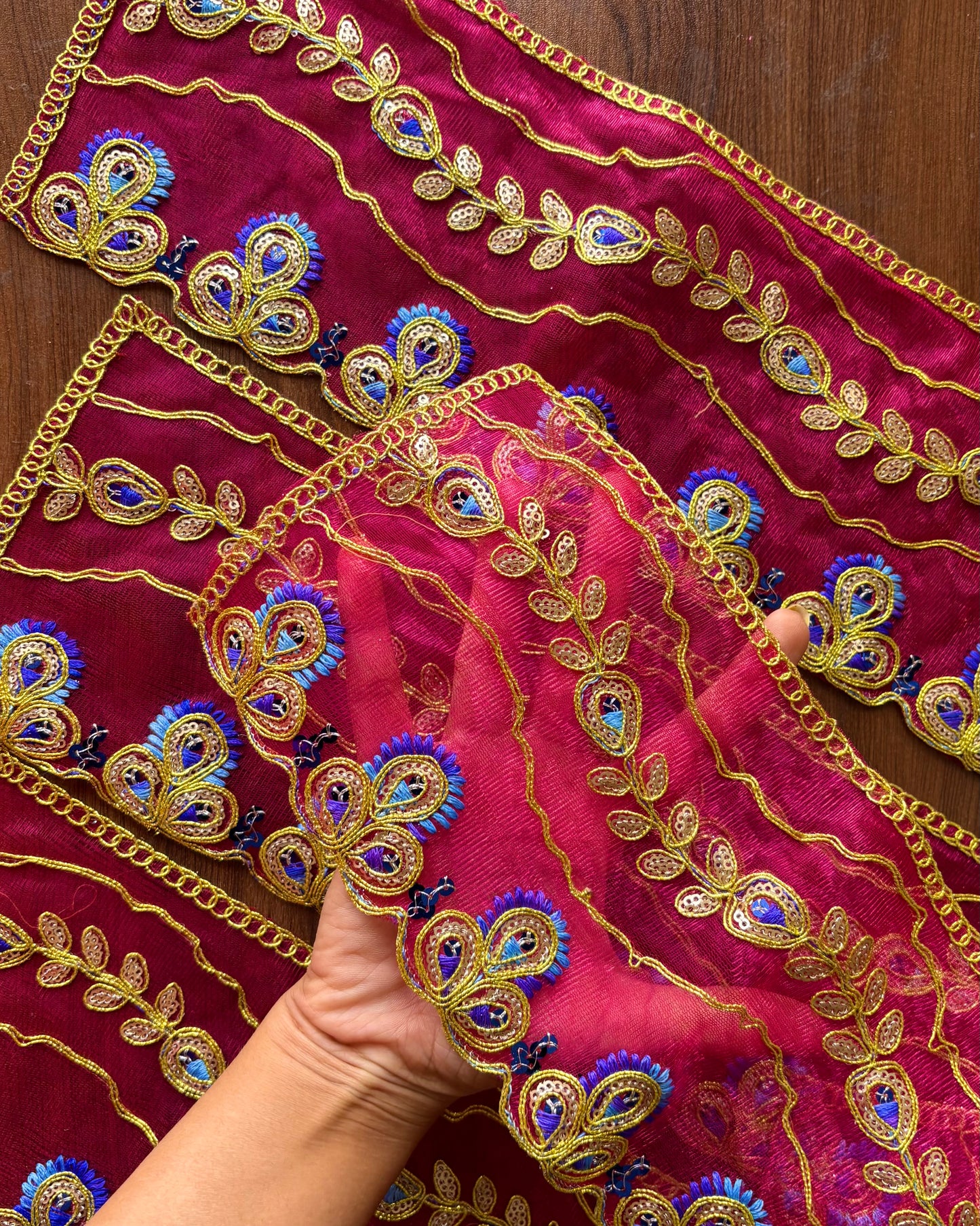 Magenta-Blue Net Chunni (Radha Rani) 🩷