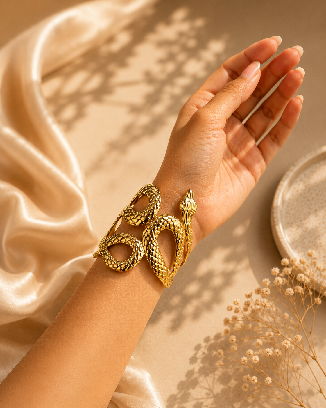 Serpent Statement Cuff Bracelet ⭐️ (Korean)