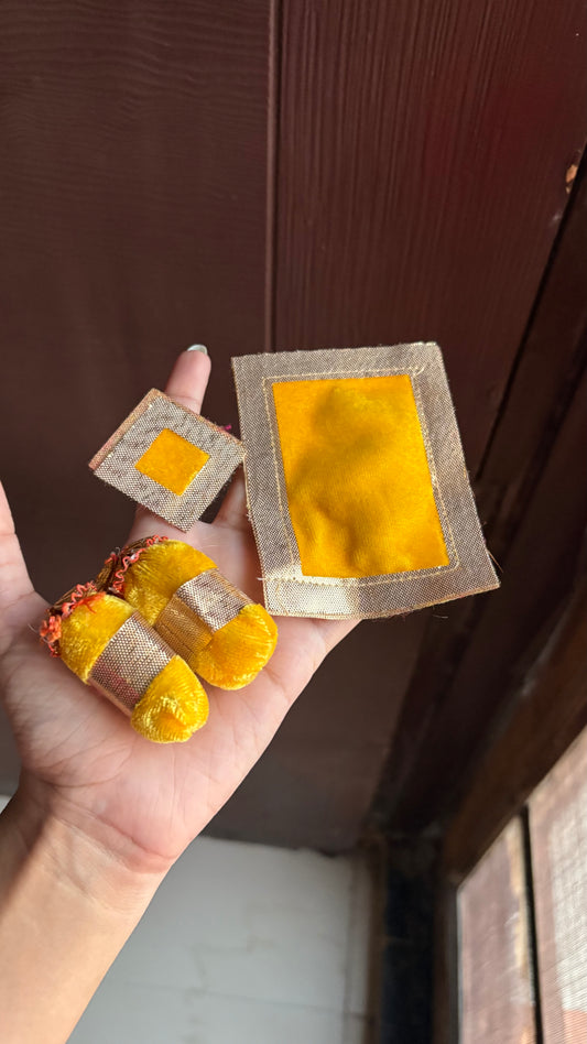 Super Small Velvet Bistar with Pillows Size 00,0