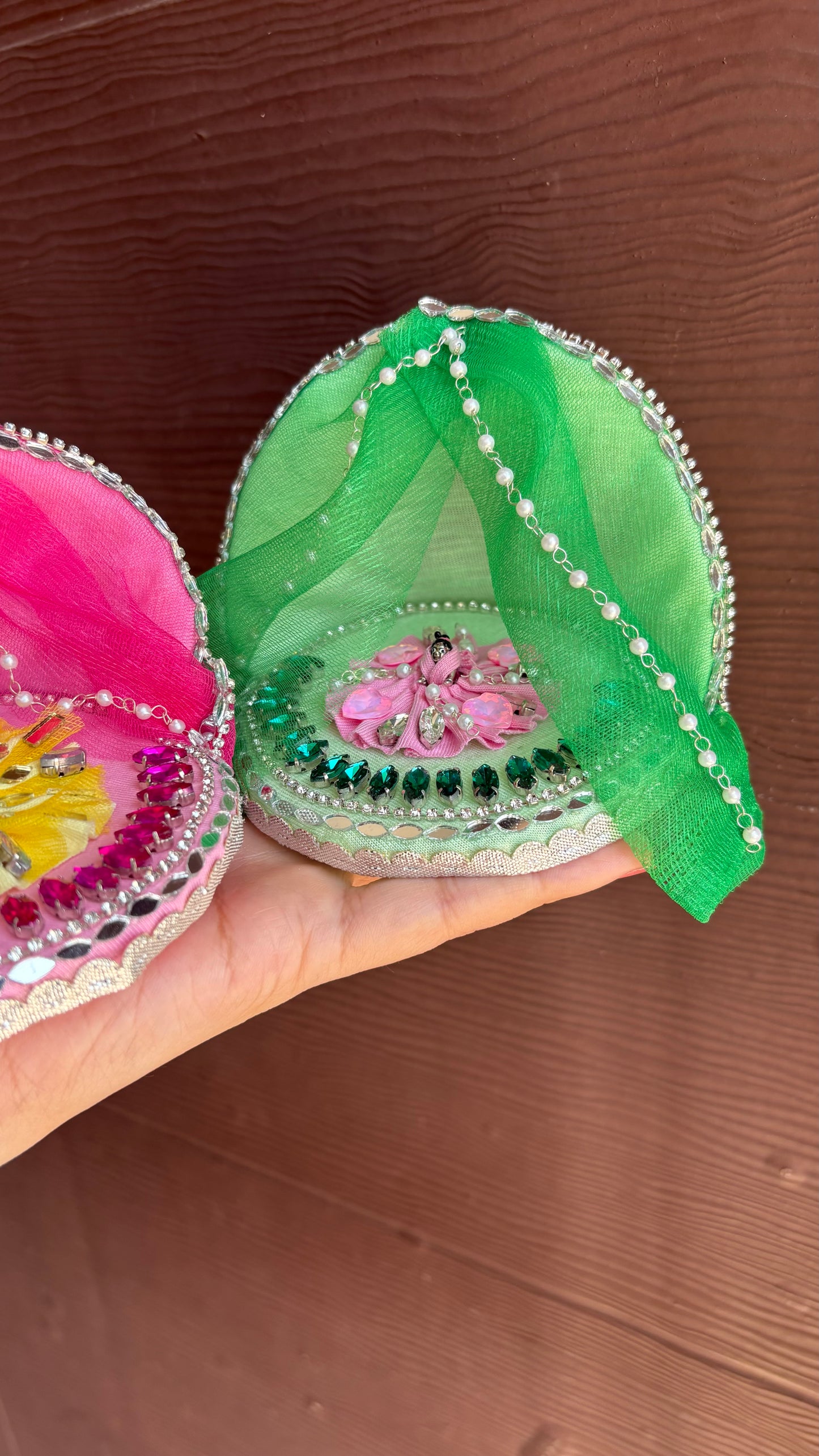 Gopu & Khushi ka Araam Kaksh Singhasan (Handcrafted) Last 2 pieces left