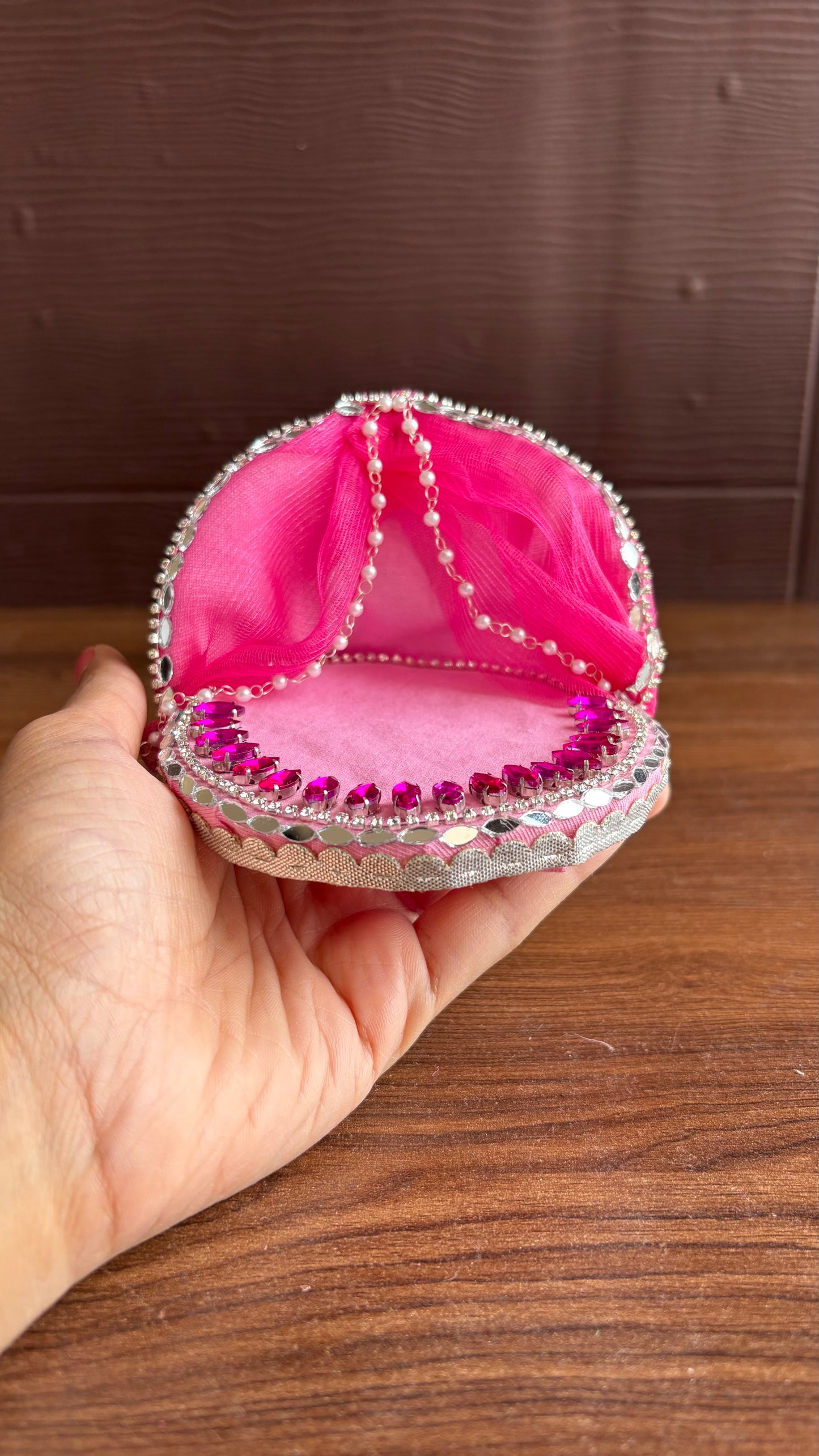Gopu & Khushi ka Araam Kaksh Singhasan (Handcrafted) Last 2 pieces left