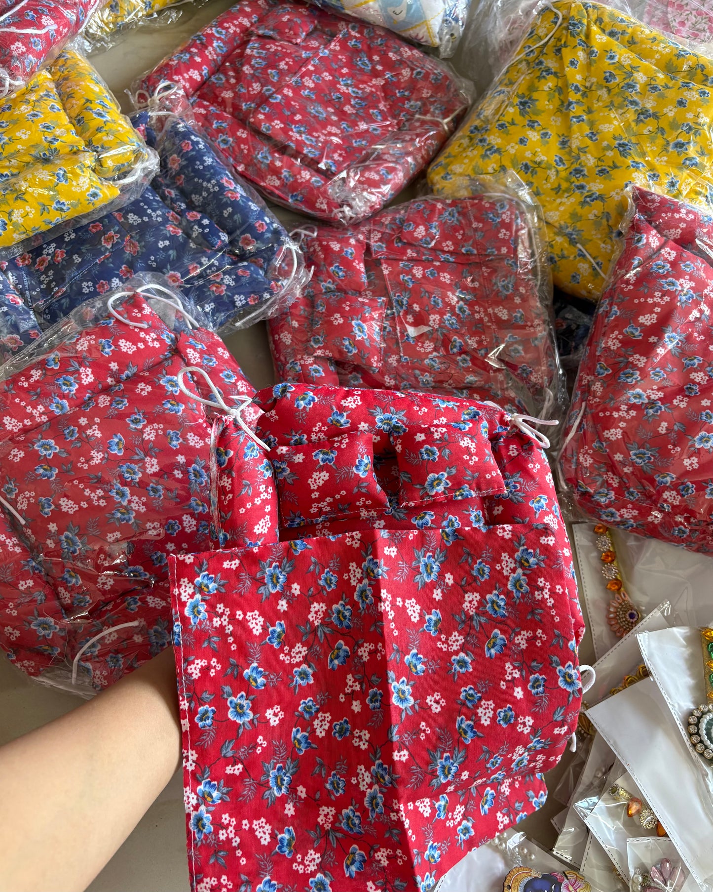 Laddu gopal Premium Bistar Set 🛌 (Floral Square)🪻