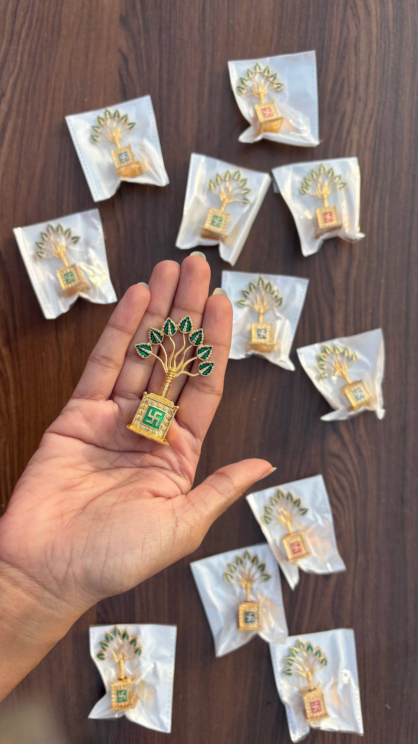 Golden Tulsi Gamla Toy Square for Laddu Gopal