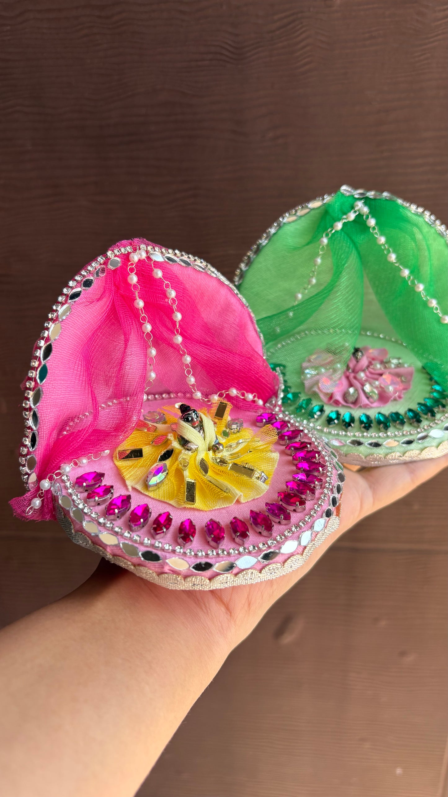 Gopu & Khushi ka Araam Kaksh Singhasan (Handcrafted) Last 2 pieces left