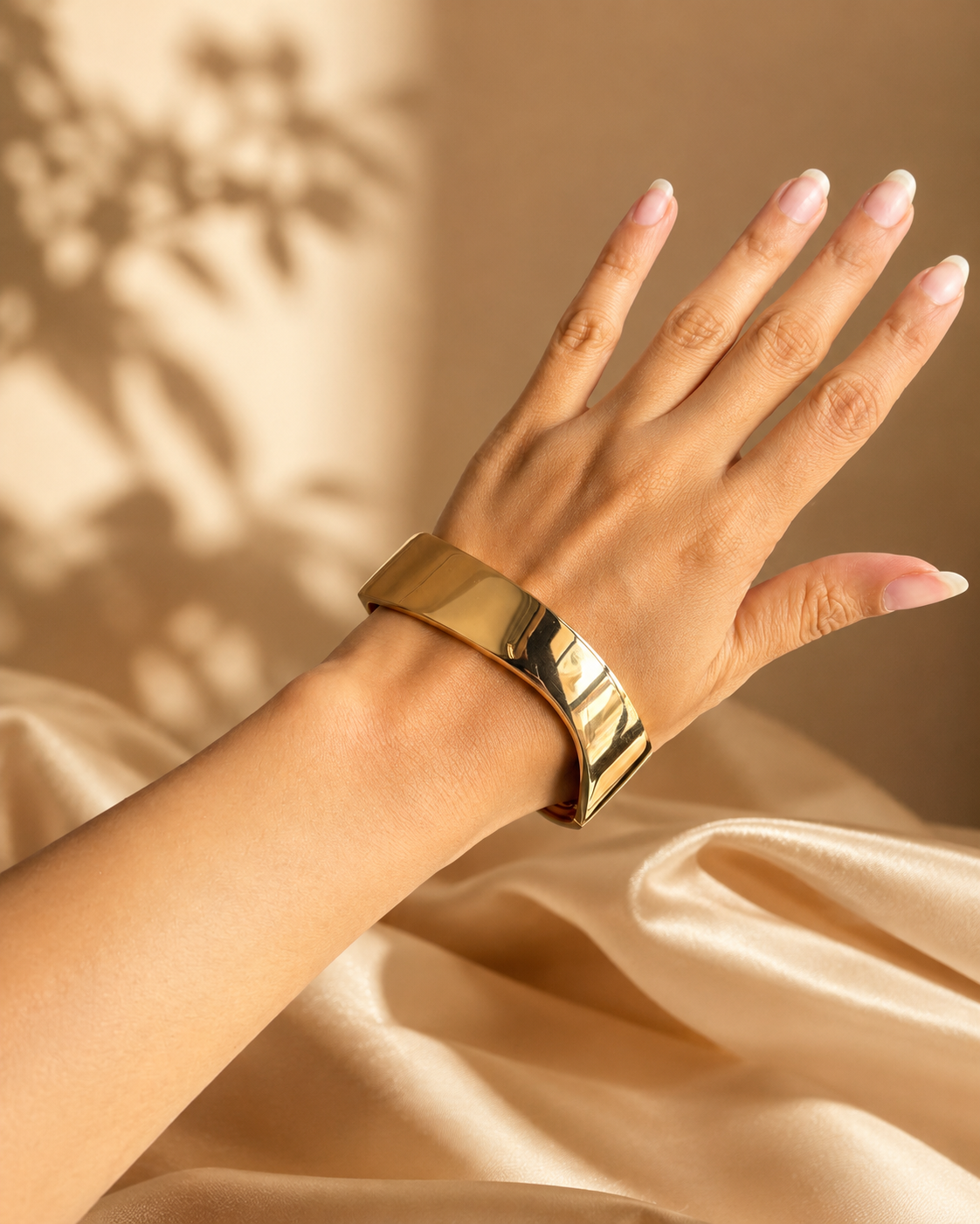 Luxury Gold Wavy Cuff Bracelet ⭐️ (Korean)