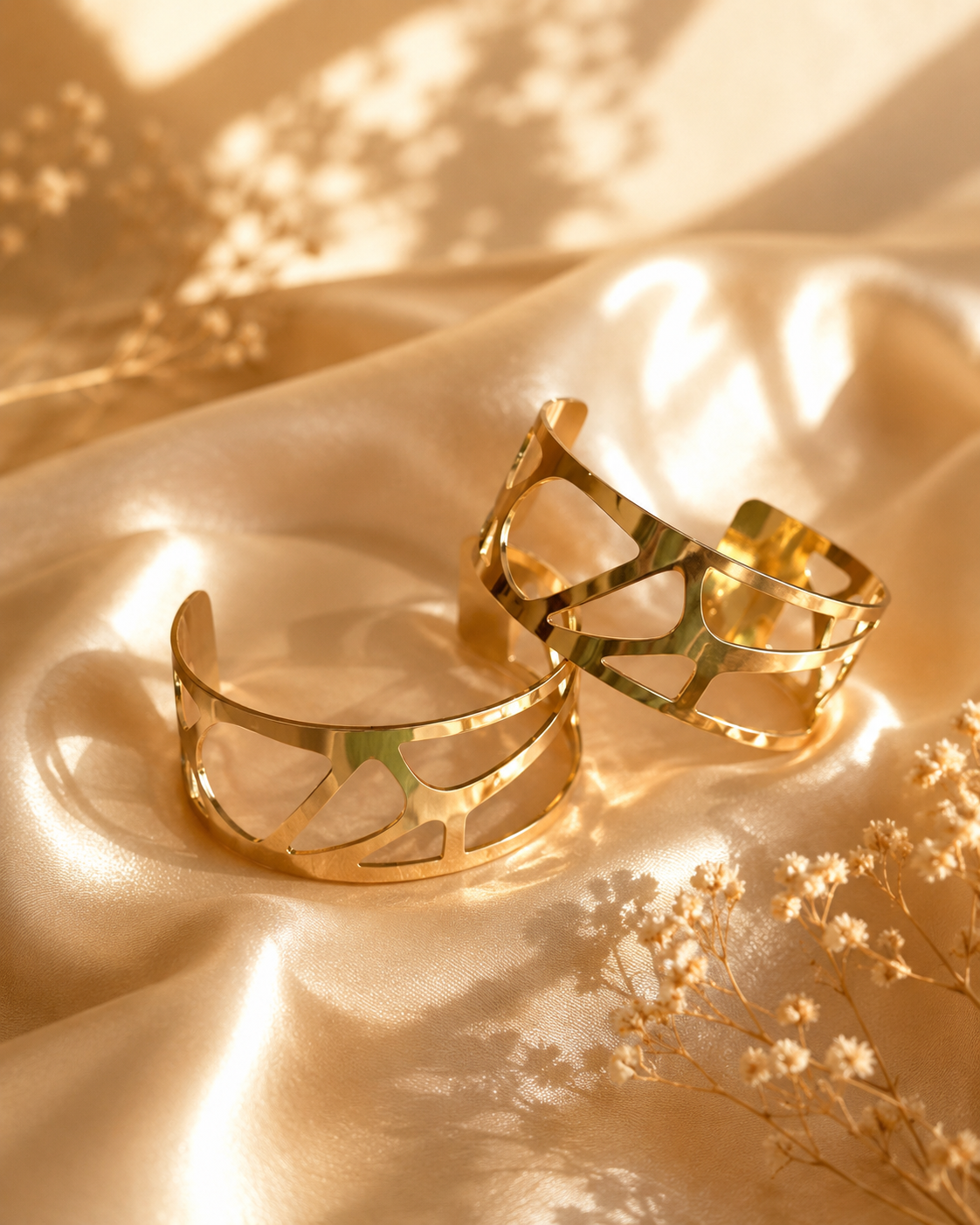 Luxe Cutwork Gold Cuff Bracelet (Korean) ⭐️